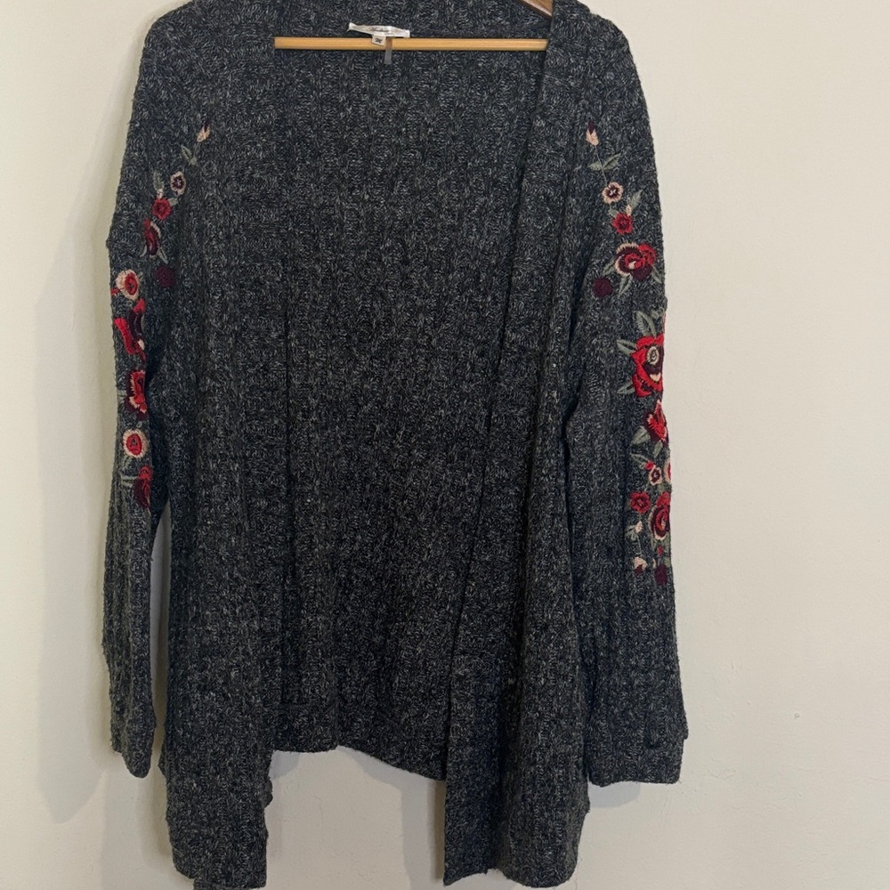 ANDREE BY UNIT Floral Embroidered Charcoal Cardigan